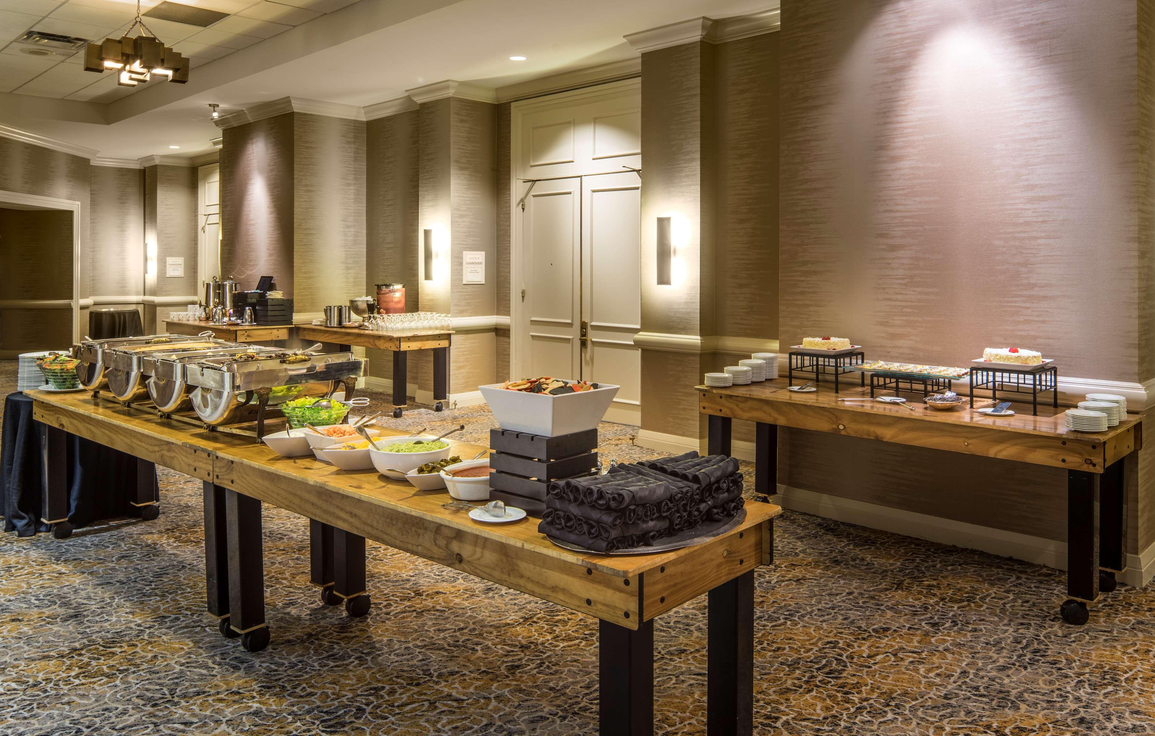 Hilton Old Town 4*